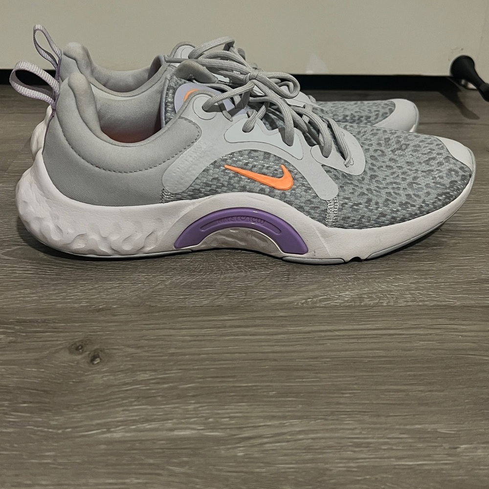 Women nike renew in season TR11 training pure platinum lilac